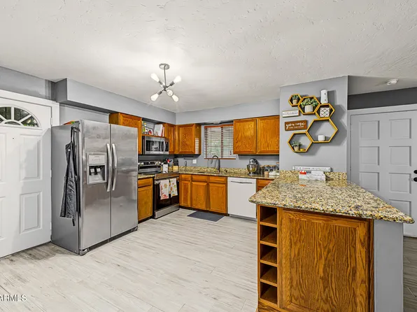 7702 E FAY Avenue, Mesa, AZ 85208