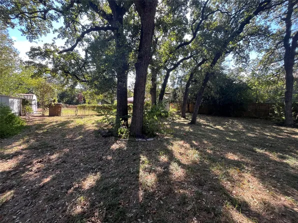 4909 Barbara Rd, River Oaks, TX 76114