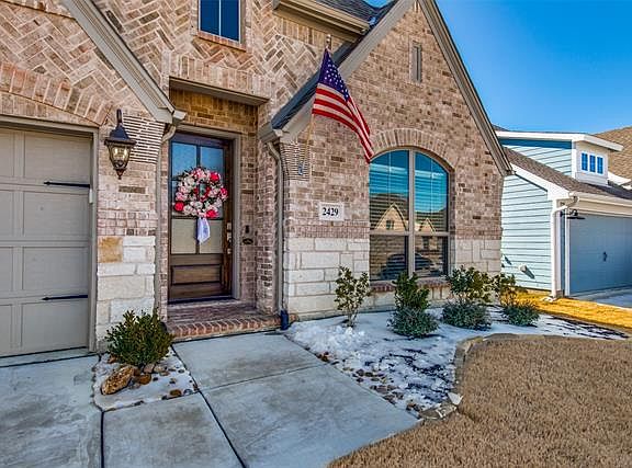2nd image of 2429 Stella Ln