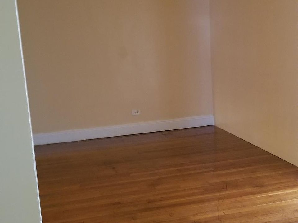 1st image of 342 E 4th St
