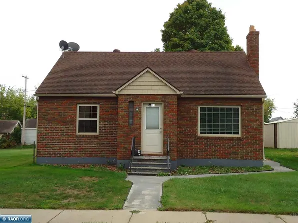 211 E Howard Ave, Keewatin, MN 55753
