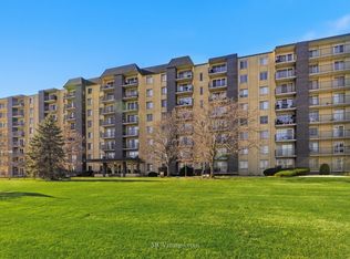 5400 Walnut Ave UNIT 208, Downers Grove, IL 60515