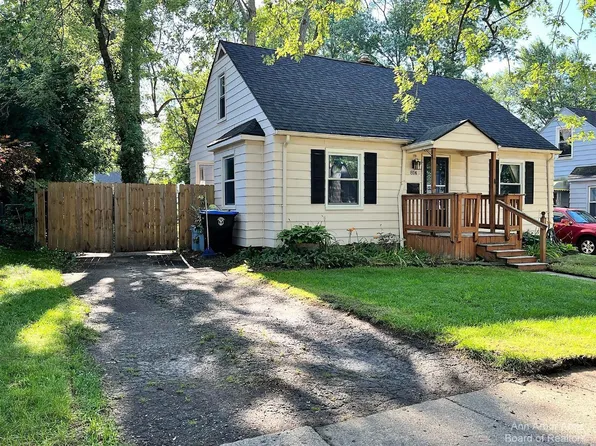 814 Dwight St, Ypsilanti, MI 48198