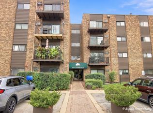 8970 N Parkside Ave APT 406, Des Plaines, IL 60016