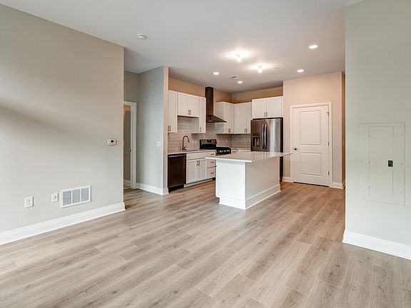 3rd image of 214 Dale Dr #214