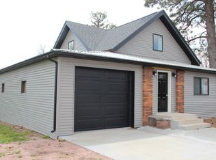 207 W Pugh St, Martin, SD 57551
