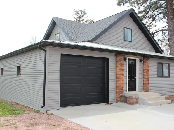 207 W Pugh St, Martin, SD 57551