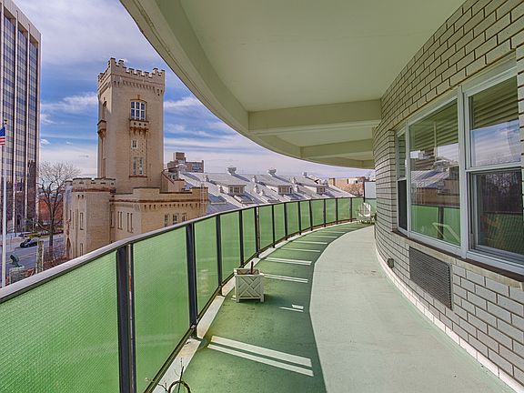 3rd image of 300 Martine Ave APT 4G