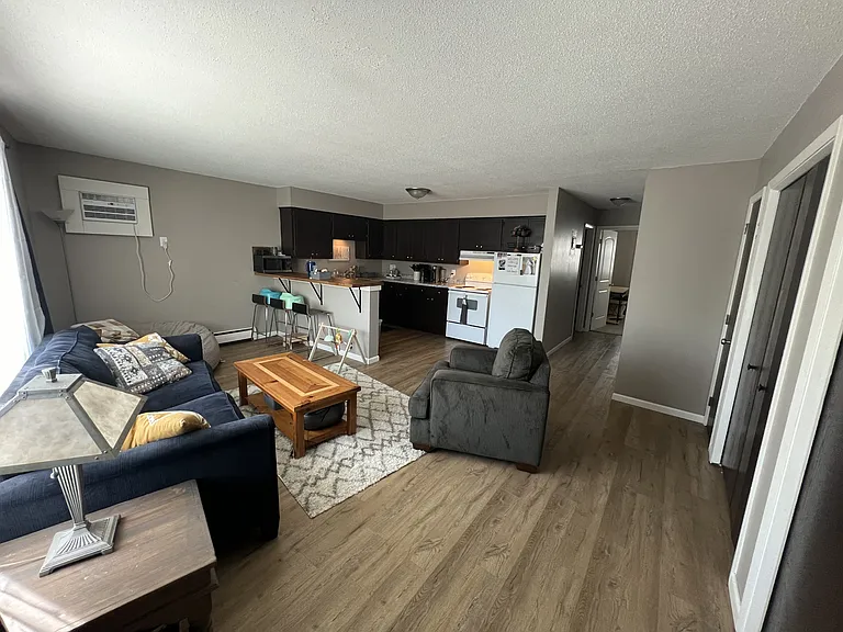 74 Birch Ave S #3 — Photo 3