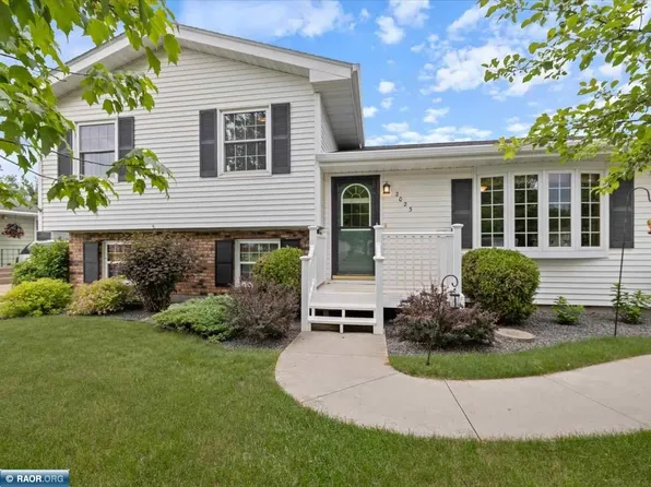 2023 E 31st St, Hibbing, MN 55746