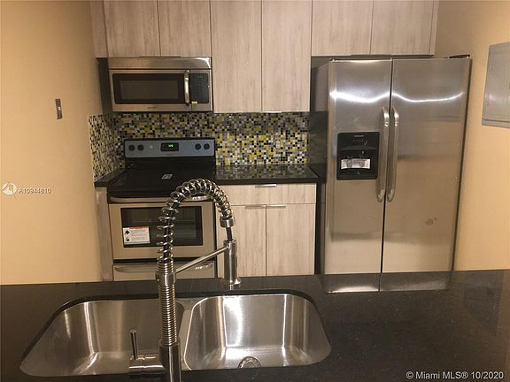 2nd image of 555 NE 123rd St APT 216-B