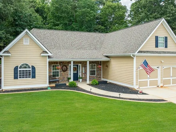6050 Windsorcreek Dr, Douglasville, GA 30135