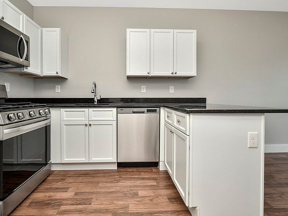 3rd image of 1903 Columbus Ave