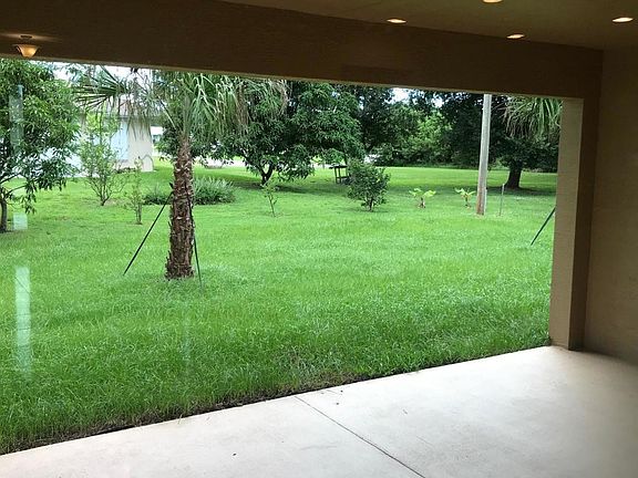 5th image of 1165 SW Eleuthera Ave