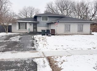 452 Manor Dr, Peotone, IL 60468