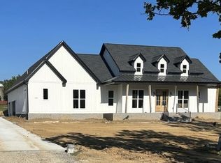 2355 S Mount Pleasant Rd, Greenbrier, TN 37073