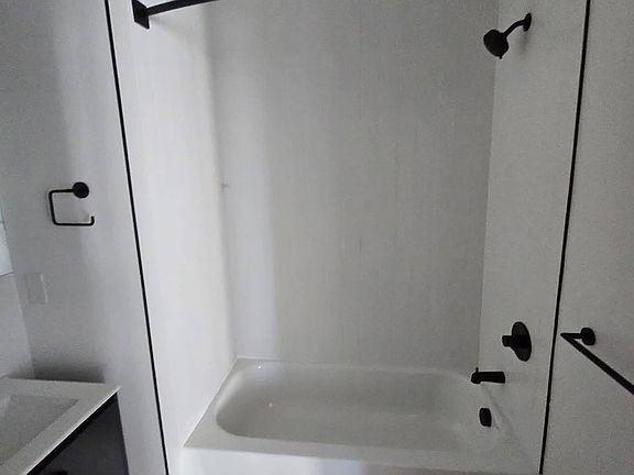 4th image of 38 Madison St #508