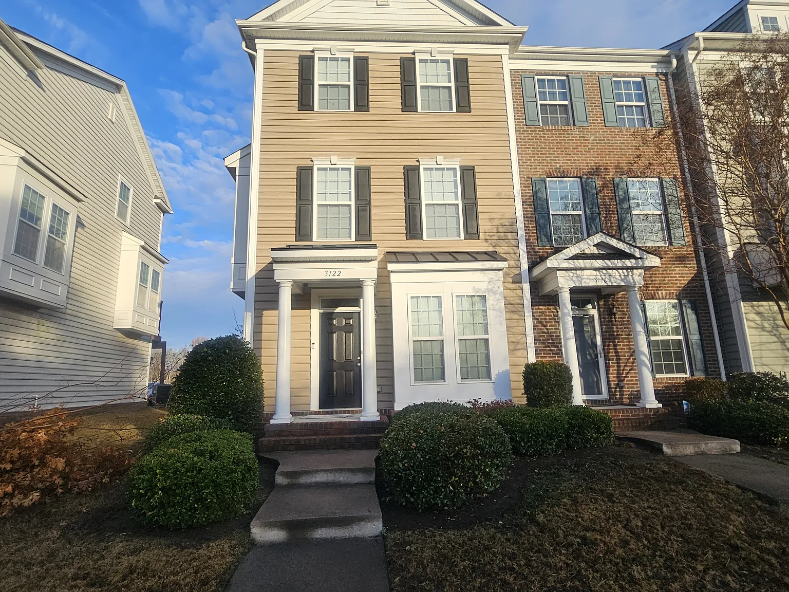 4 bed, 2.5 bath, 2018 sqft, $2,700 — Photo 1