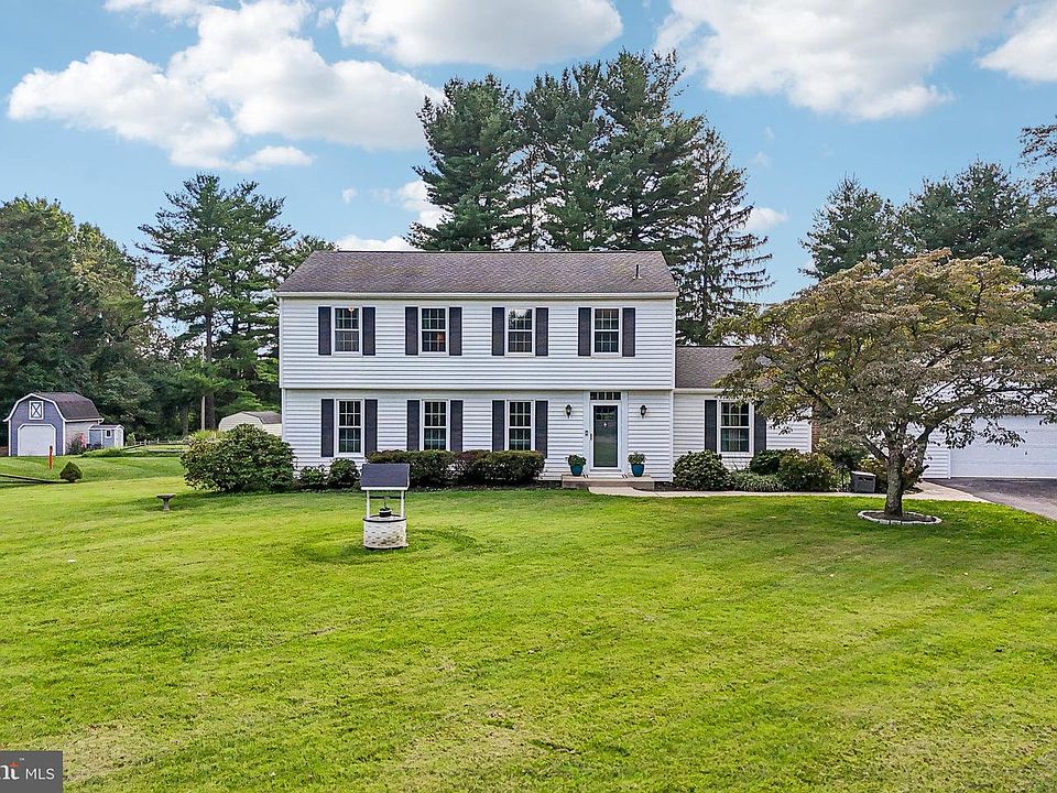 1st image of 3222 Suffolk Ln