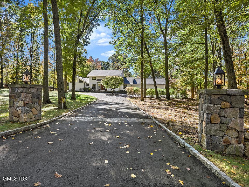 1st image of 30 Carrington Dr