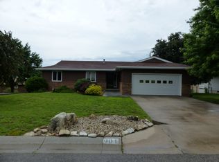 901 Kingsbury Dr, Junction City, KS 66441