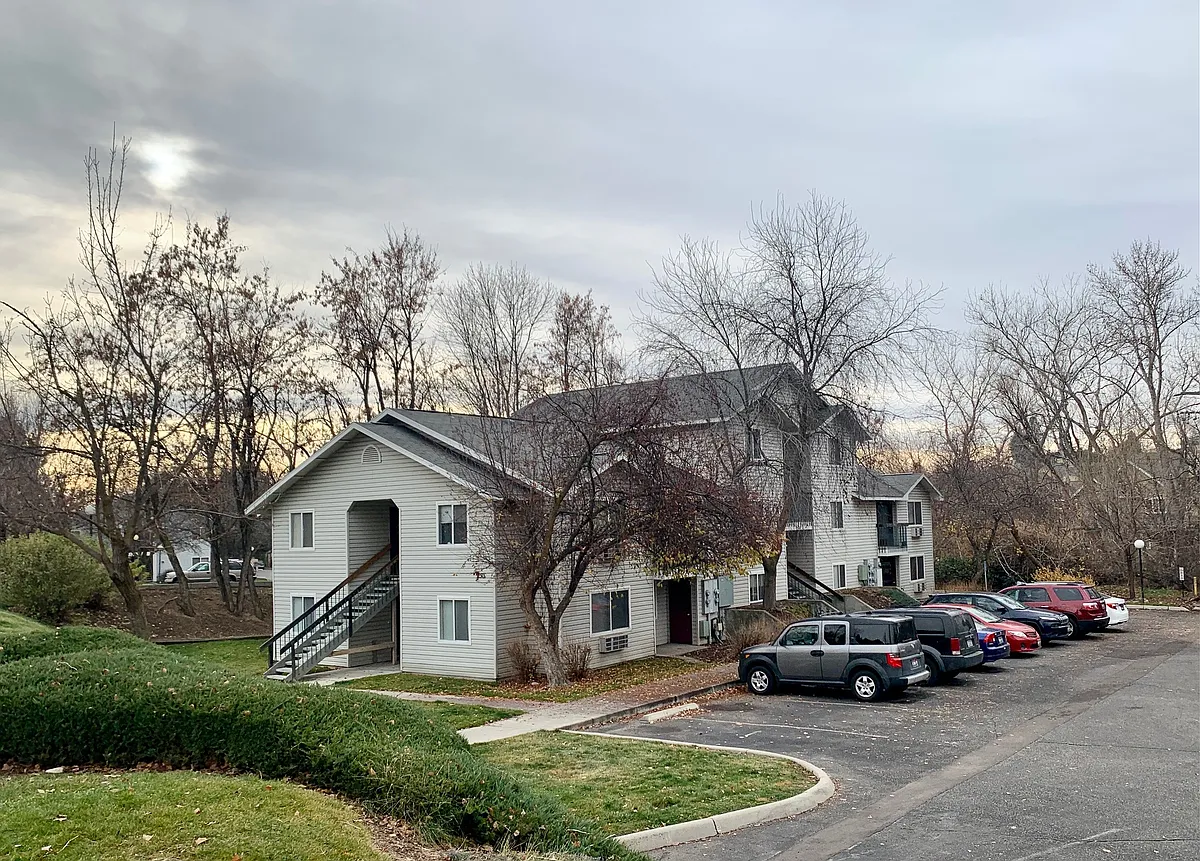 Building Photo - Parkhill Apartments