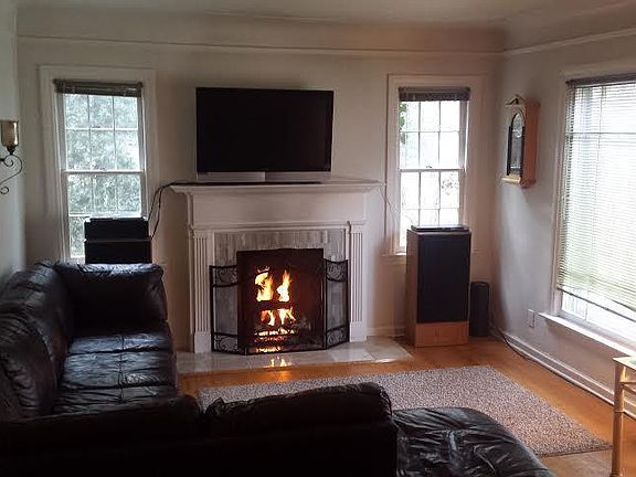 5th image of 1428 4th St NW
