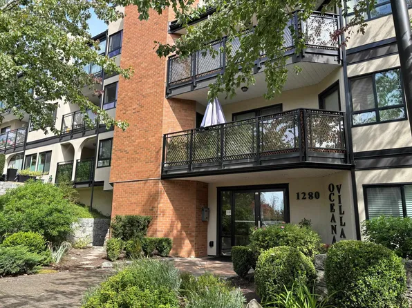 1280 Fir St #301, White Rock, BC V4B 4B1