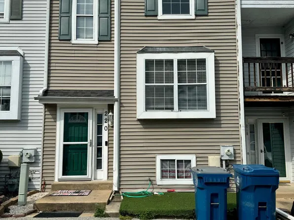 220 Vercelli Dr, Bear, DE 19701