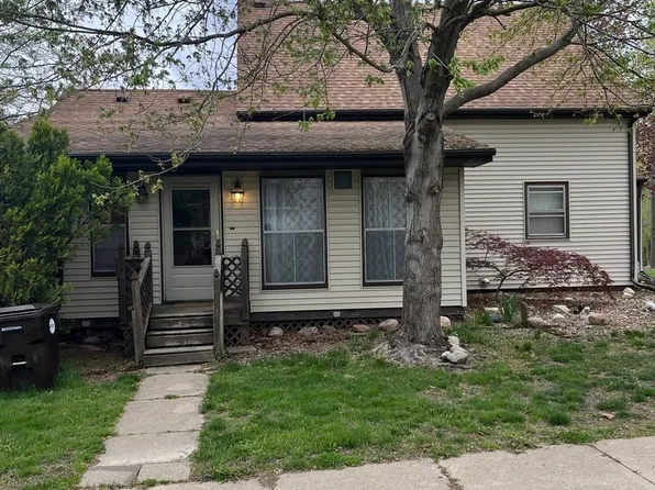 310 N Buchanan St, Heyworth, IL 61745