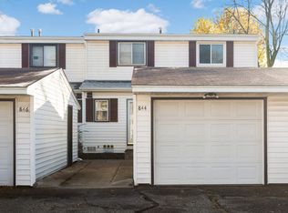 844 Woodgate Dr #212, Vadnais Heights, MN 55127