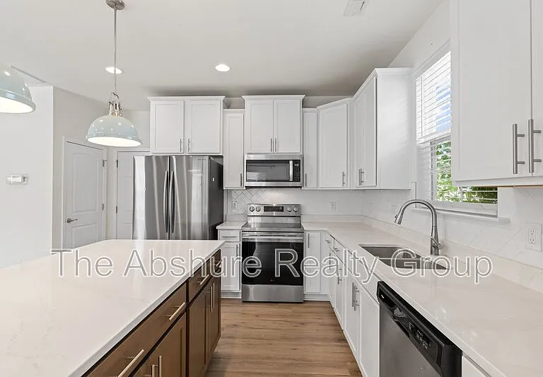404 Avery Glenn Way — Photo 16