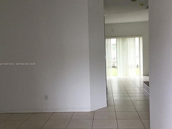 3rd image of 2885 SW 127th Ave