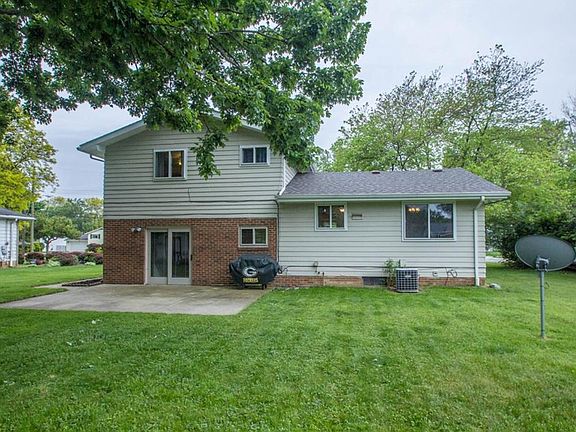 2nd image of 28546 Spruce Dr