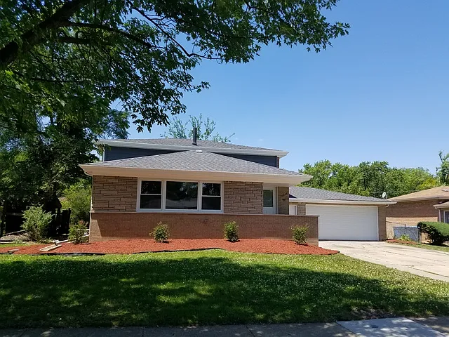 16054 University Ave photo 1