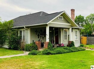 401 W Prairie St, Cuero, TX 77954