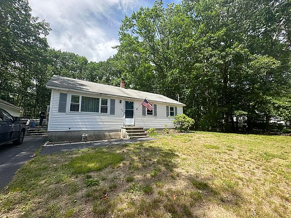 3rd image of 32 Pierce Avenue