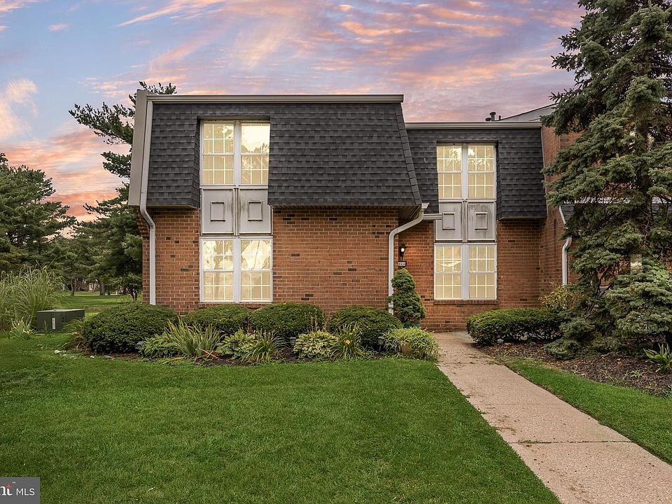 1st image of 2068 Harbour Dr