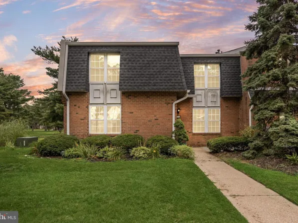2068 Harbour Dr, Palmyra, NJ 08065