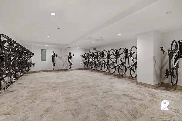 Rented by REZI | media 12