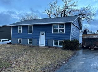 3315 Dunham Dr SW, Cedar Rapids, IA 52404