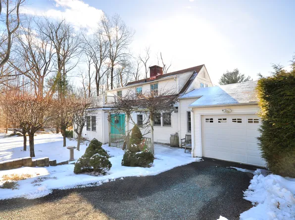 15 Hickory Hearth Lane, New Milford, CT 06776
