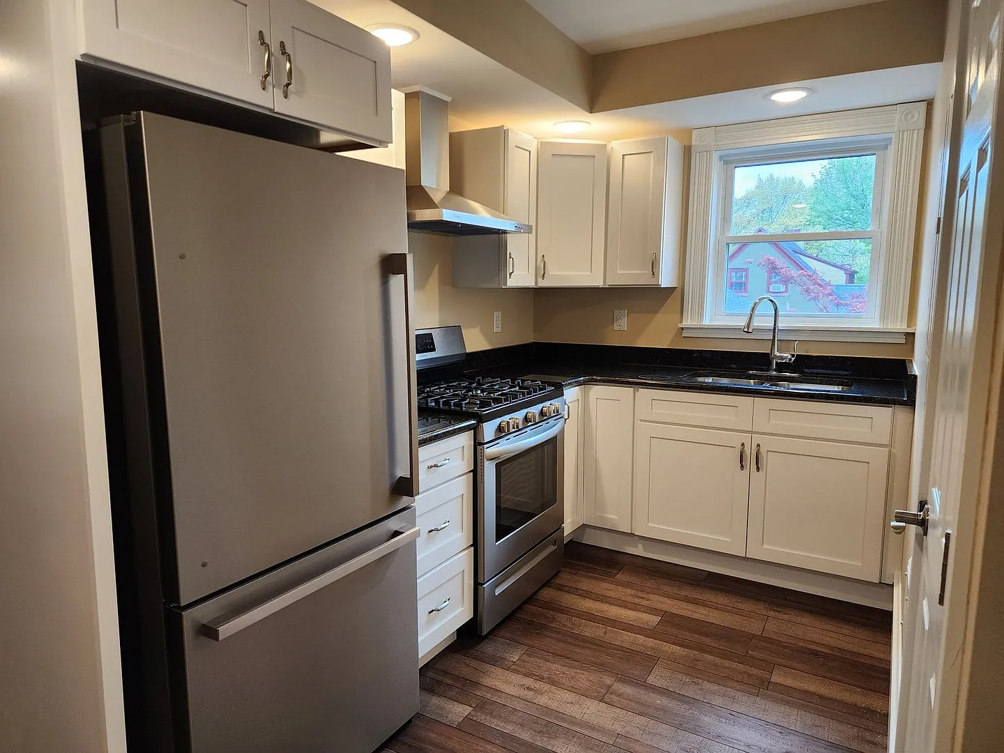 1113 E. King St. — Photo 1