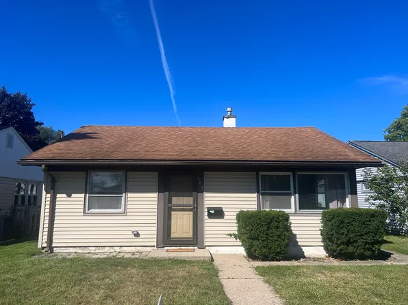 108 N Cavender St, Hobart, IN 46342