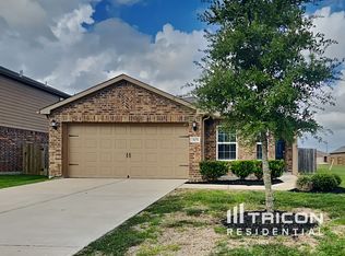 305 Summer Horse Dr, La Marque, TX 77568
