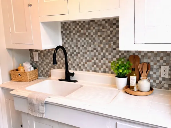 123 Cottage St, Pawtucket, RI