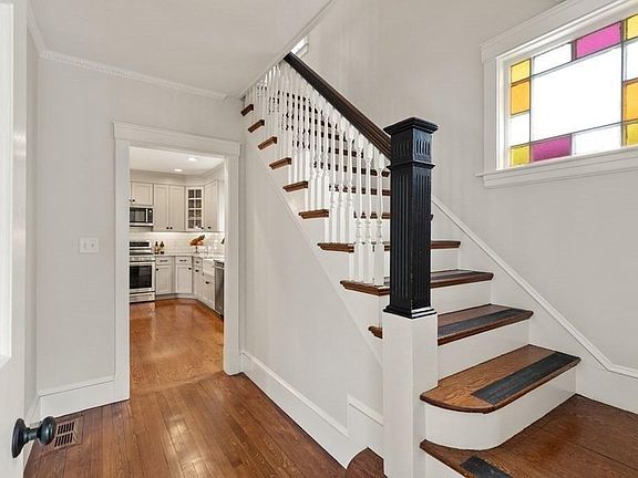 4th image of 119 Capen St #119