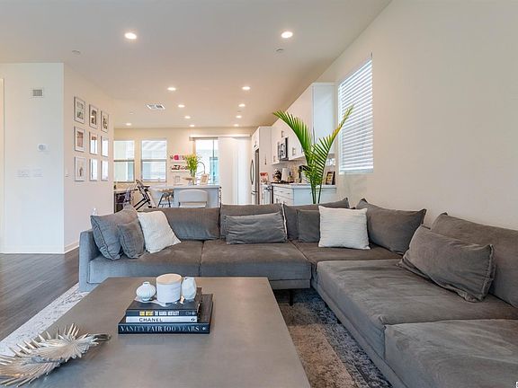 5th image of 19502 Astor Pl