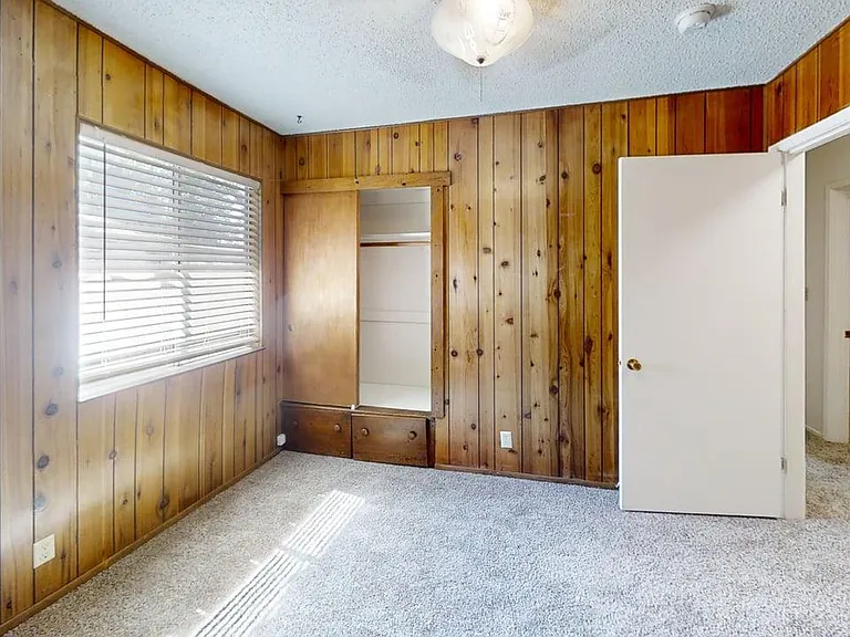 472 Roosevelt St — Photo 11