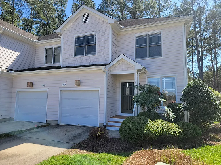 318 Charleston Ln — Photo 11